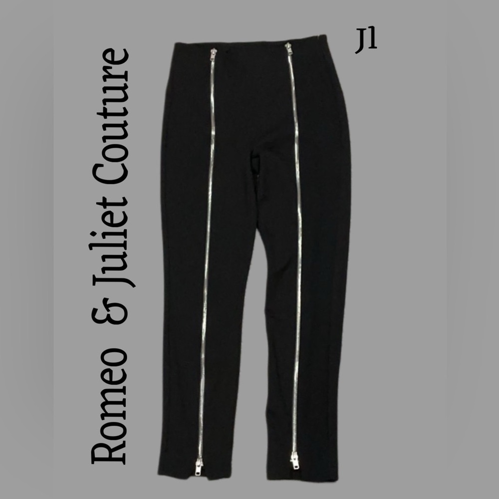 ROMEO & JULIET COUTURE Black Knit Leggings Pants with Leg Front Silver Zippers